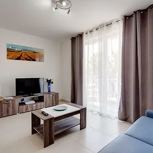 centric-and-modern-apartment-close-to-amenities.hotelssaintjulians.com/